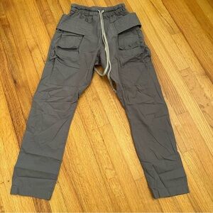 mnml cargo Pants size XS (K11)